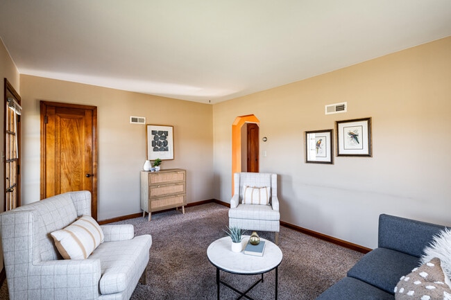 Building Photo - 2411 W Mill Rd