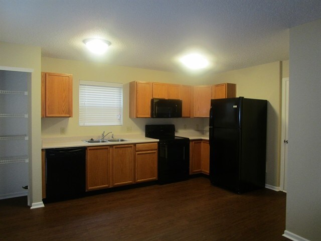 Building Photo - 1697 Blue Grass Pky