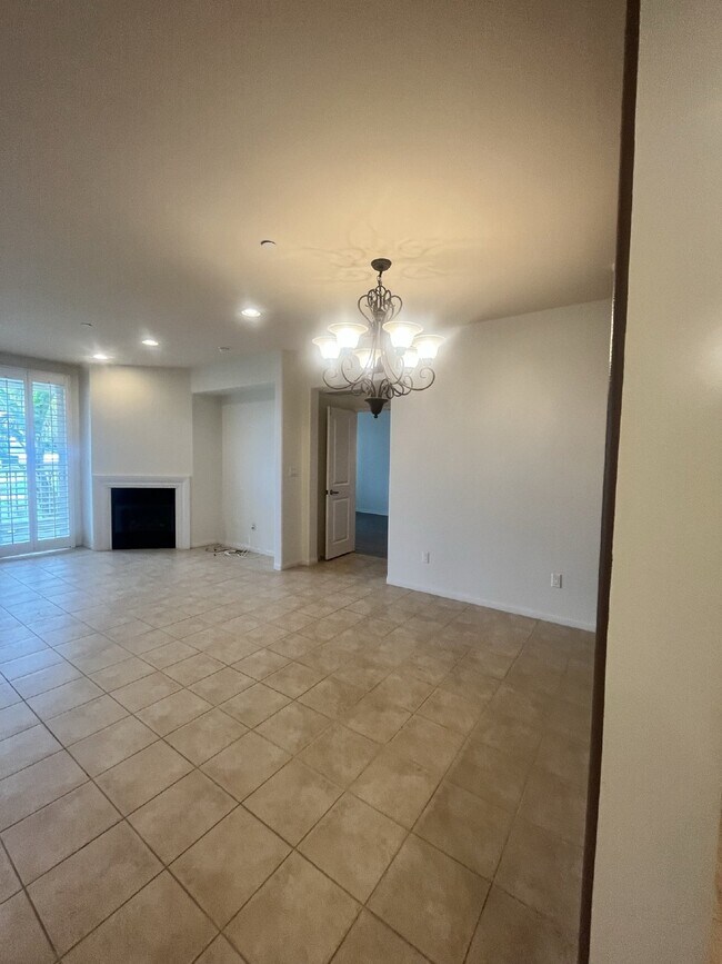 Building Photo - "Coastal Living Awaits: Spacious 2BR Condo...