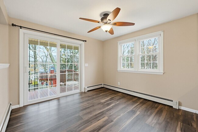 Building Photo - 110 Oswego St