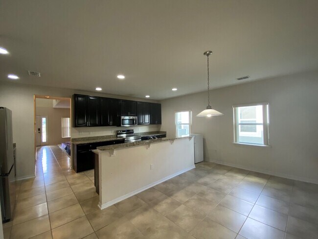 Building Photo - 2851 Moonstone Bend