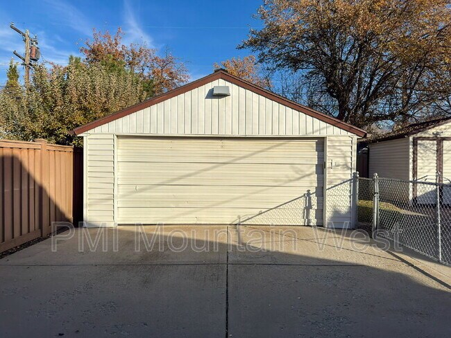 Building Photo - 2141 S 1700 E