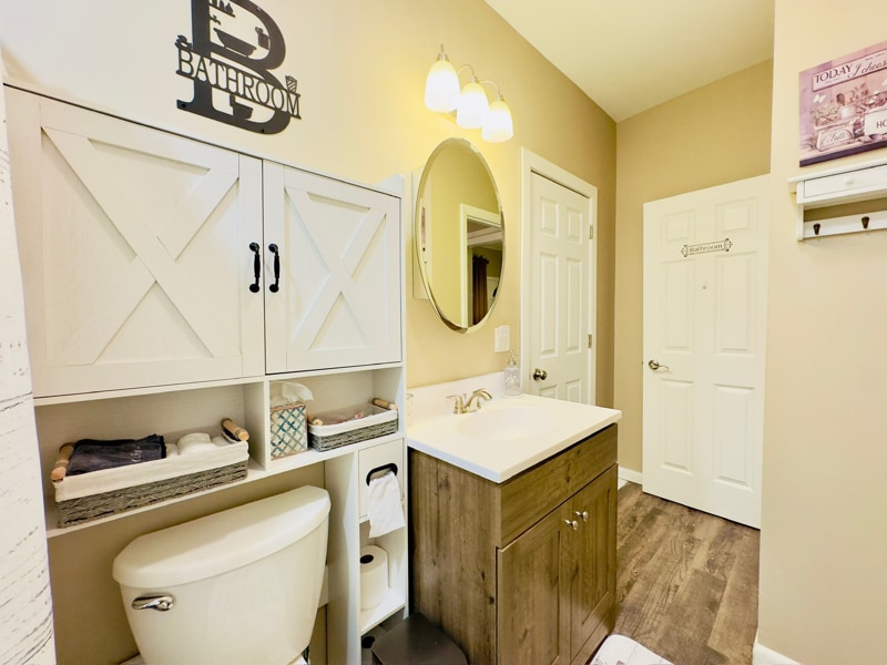 Building Photo - 922 W Broadway St