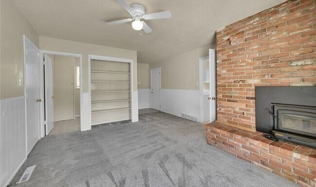 Building Photo - MOVE IN SPECIAL! 3-bedroom Rancher in Coun...