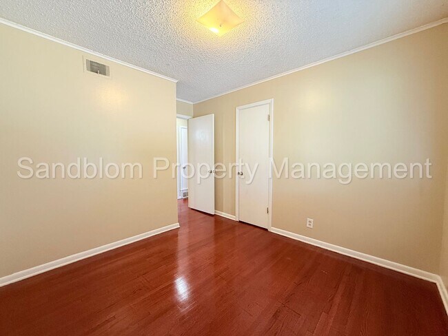 Building Photo - For Lease | Tulsa | Available Now!