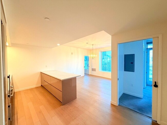 Building Photo - Very Unique Spacious Two Bedroom - Two bath luxury Condo with Views and Pool