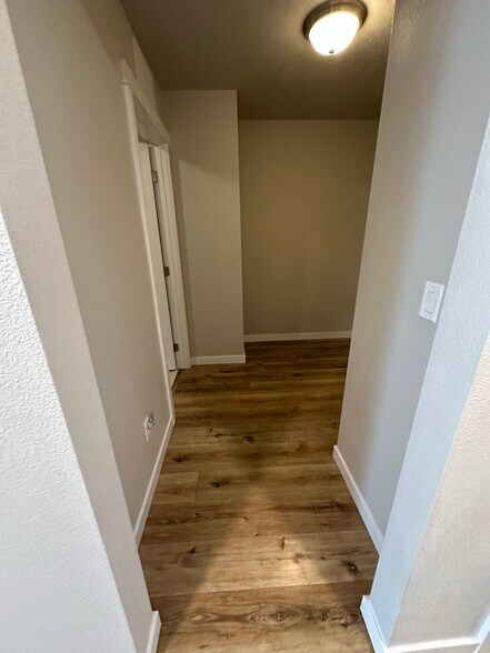 Building Photo - 11398 W Belgrave St