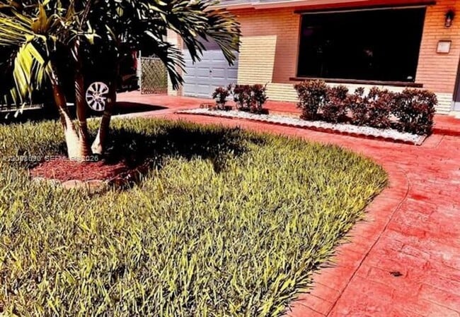 Building Photo - 10881 N Snapper Creek Dr