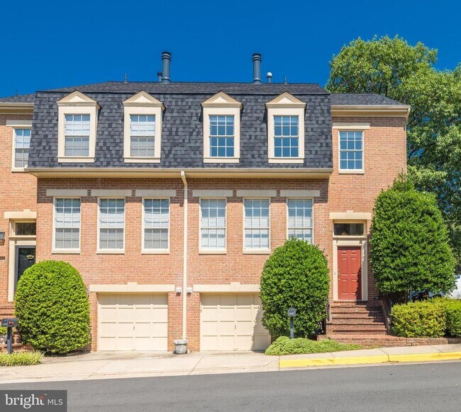 Building Photo - 1412 McLean Mews Ct