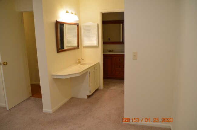 Building Photo - 234 Nesmith St