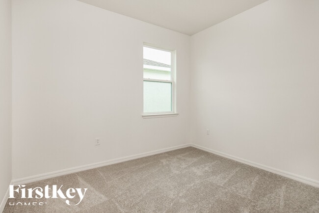 Building Photo - 1271 Ponca Rd