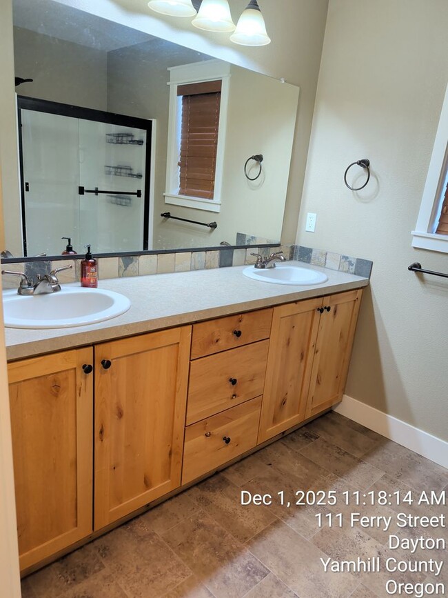 Building Photo - 111 Ferry St