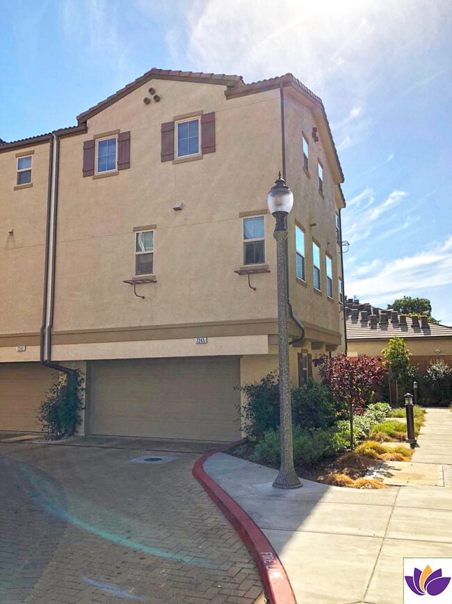 Building Photo - 7245 N Maple Rd