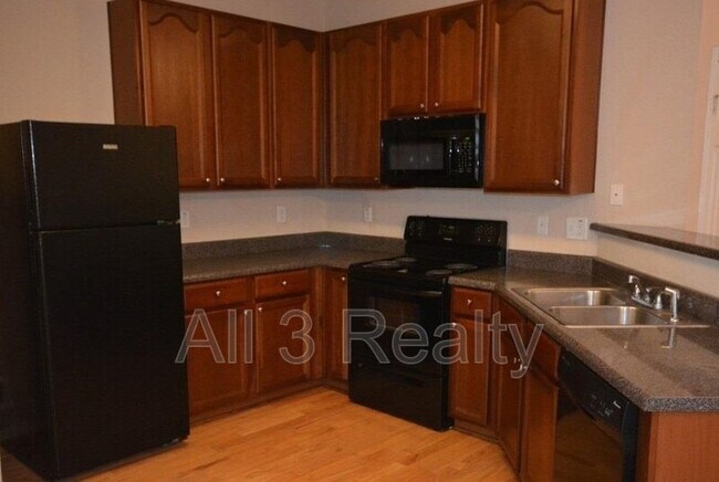 Building Photo - 142 Brookview Dr