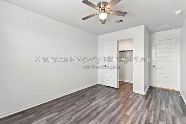 Building Photo - 24250 Prairie Glen Ln