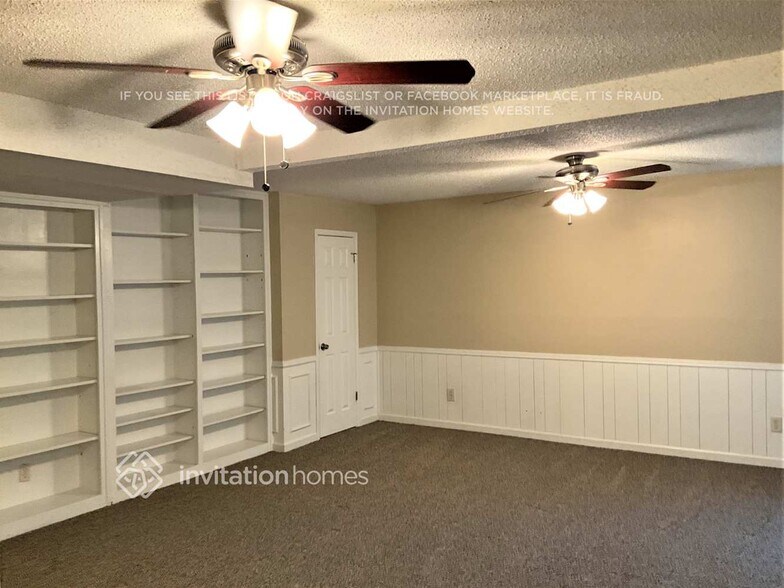 Building Photo - 1212 Summit Chase Dr SW