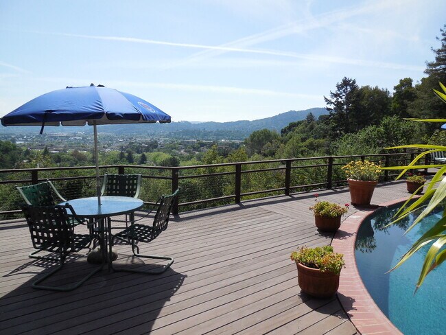 Building Photo - 4BD/3.5BA HOME - GREENBRAE HILLS - STUNNIN...