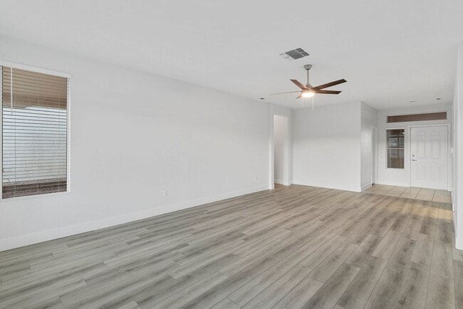 Building Photo - Beautiful Single-Story Home on the Golf Course in Sun City MacDonald Ranch (55+ Community)