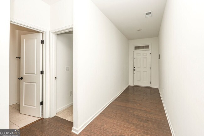Building Photo - 5575 Coltman Dr