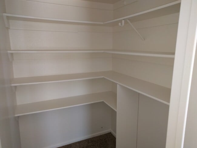 Building Photo - 848 Jeri Ln