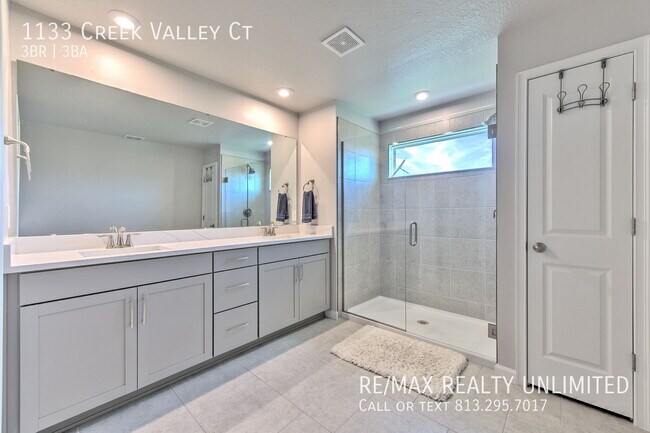 Building Photo - 1133 Crk Vly Ct