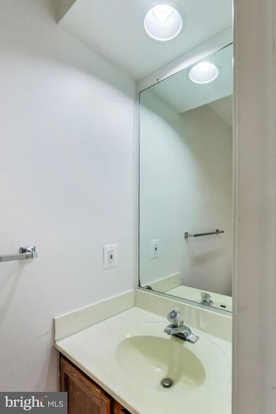 Building Photo - 20488 Summersong Ln