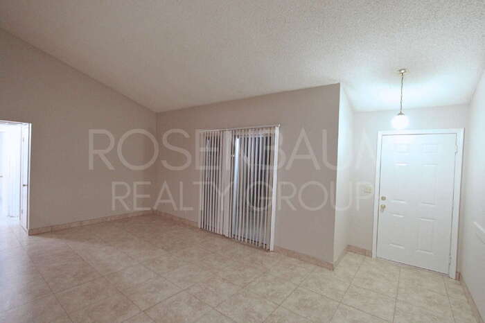 Building Photo - 1495 E 29th Ave