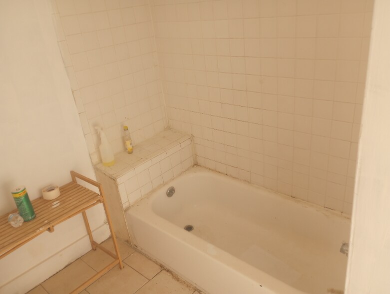 Building Photo - 16xx W Juniata St