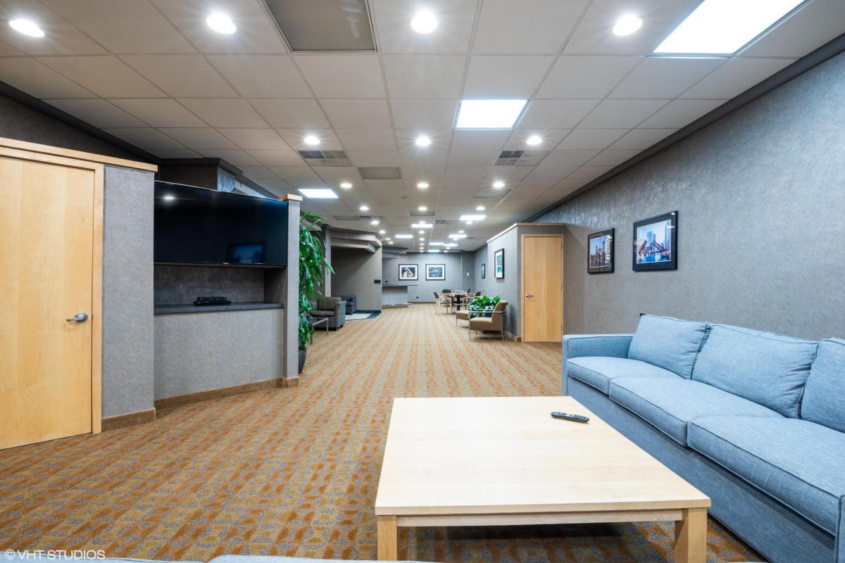 Business/Entertainment Room - 5100 N Marine Dr