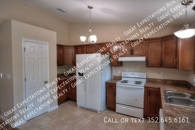 Building Photo - 7841 SW 128th Pl