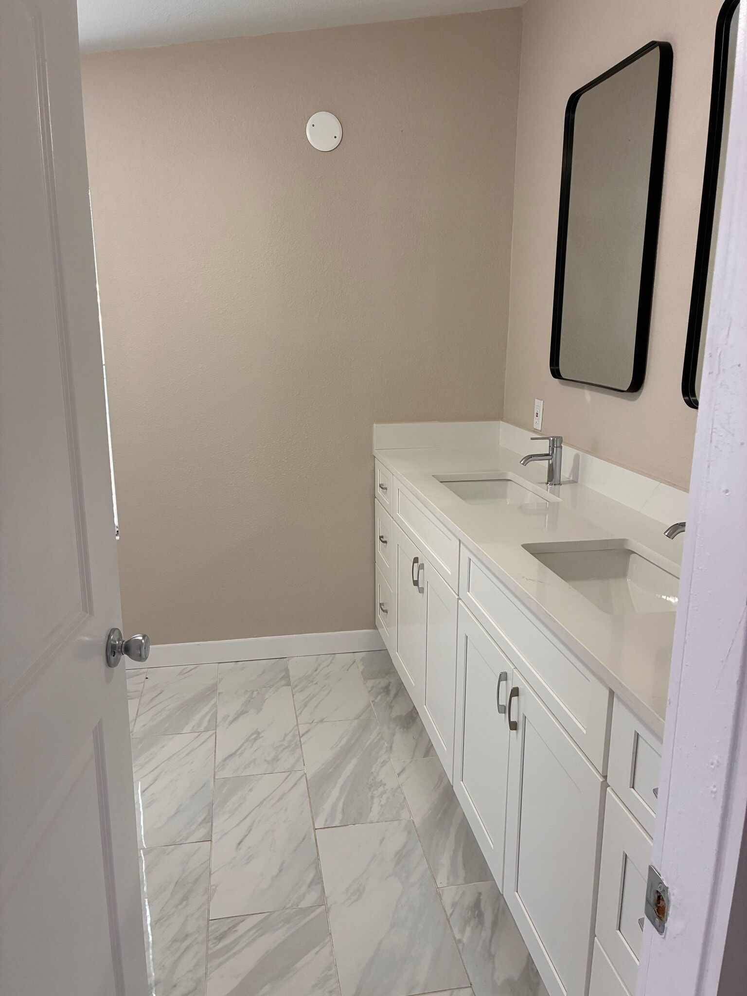 Building Photo - 1403 Darold Dr