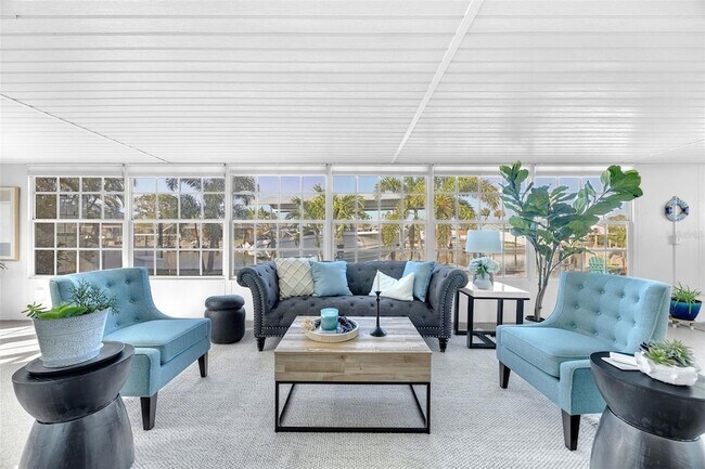 Building Photo - 1015 Spindle Palm Way