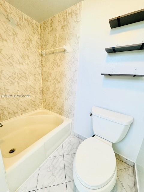 Building Photo - 2425 NE 135th St