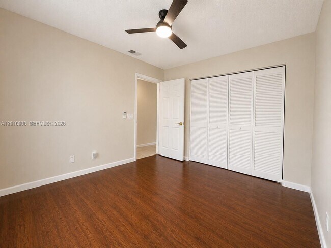 Building Photo - 854 San Remo Dr
