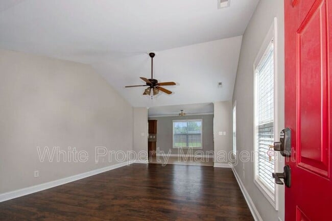 Building Photo - 49 Linford St