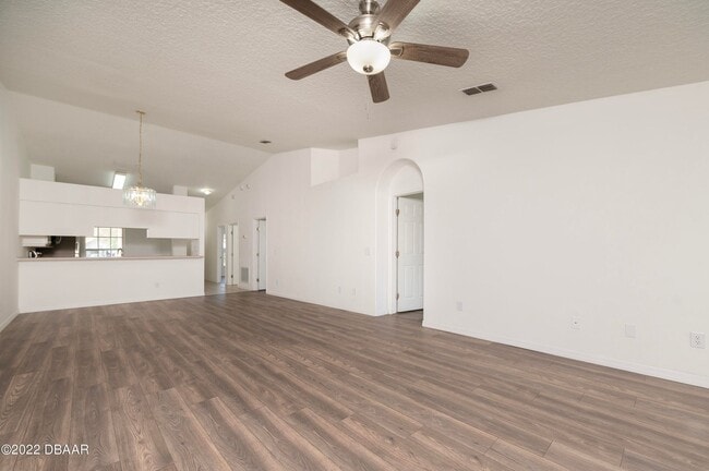 Building Photo - 3 bedrooms Port Orange