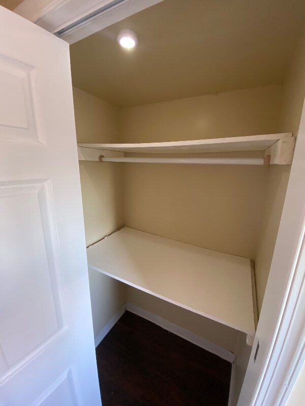 Building Photo - 1520 W Champlost Ave