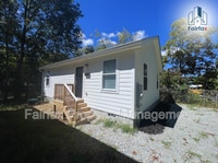 Building Photo - 2109 Hart St