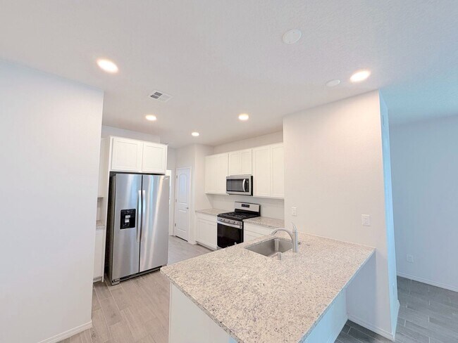Building Photo - Beautiful 3 bed 2 bath home in Enchanted Hills area of Rio Rancho. Refrigerated Air! Near Hwy 550