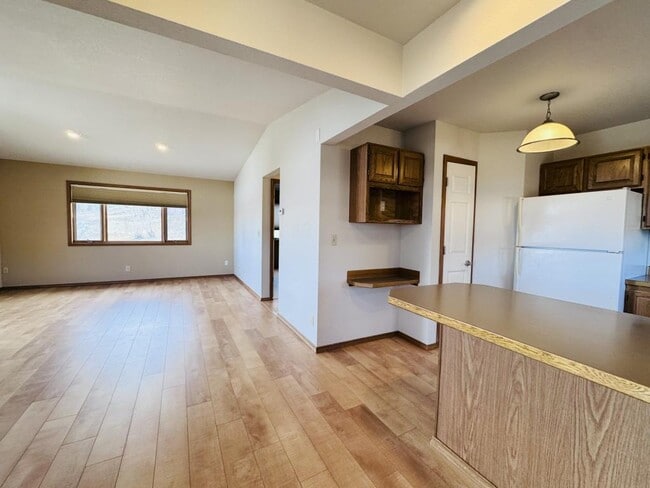 Building Photo - 2153 Alpine Dr