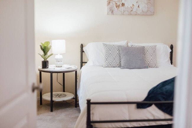 Building Photo - 722 Liberty Bell Blvd