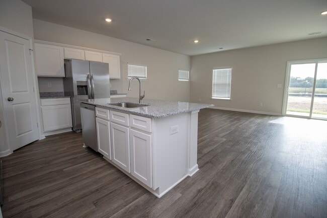 Building Photo - New 3-Bed, 2.5-Bath Home in Hopkins with M...