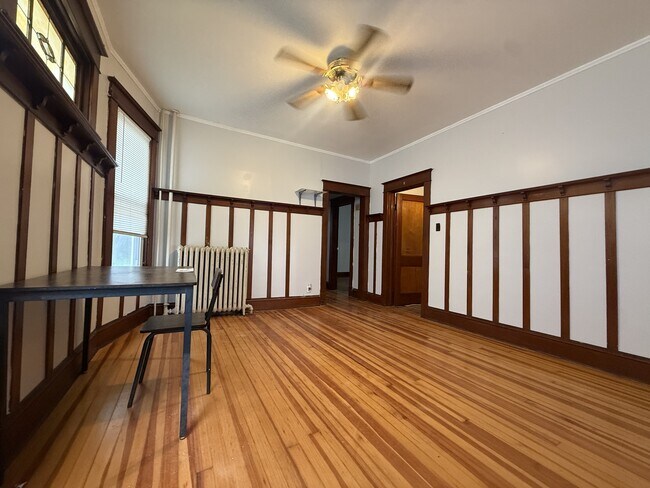 Building Photo - 635 Myrtle Ave