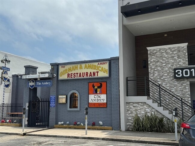 Building Photo - 3051 NE 47th Ct