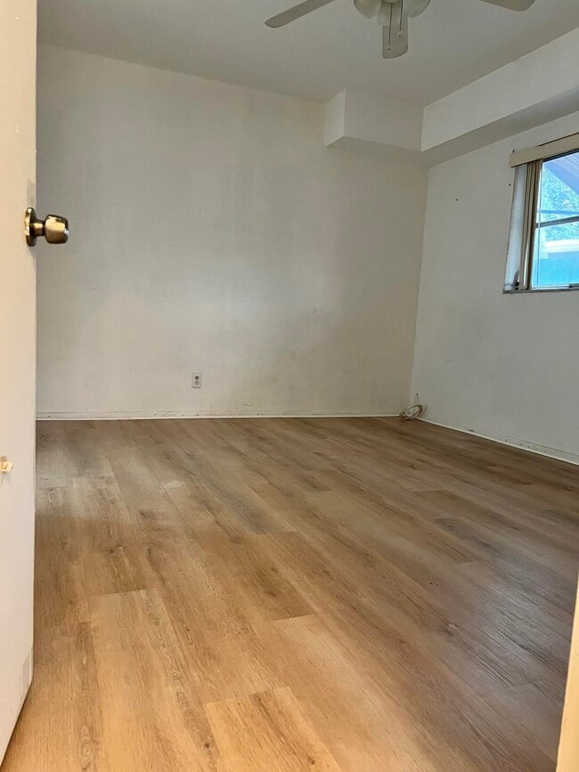 Building Photo - 1650 NW 43rd St