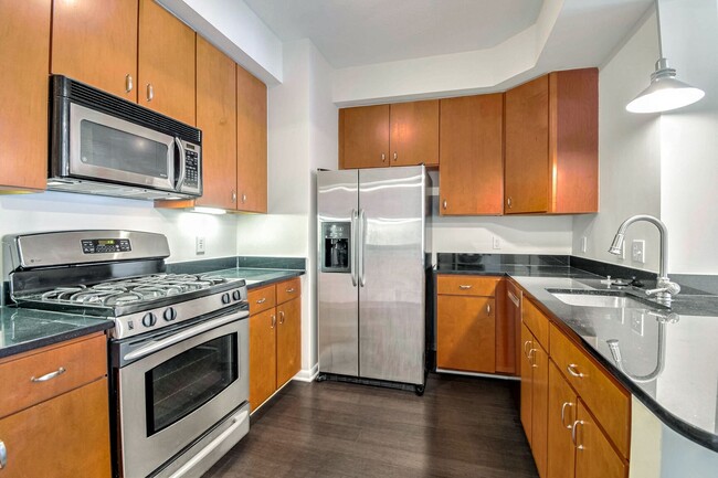 Building Photo - Concierge Building! Available Now! 1 Bed +...