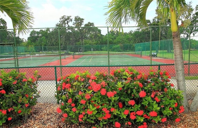 Building Photo - 6028 Oak Creek Ln