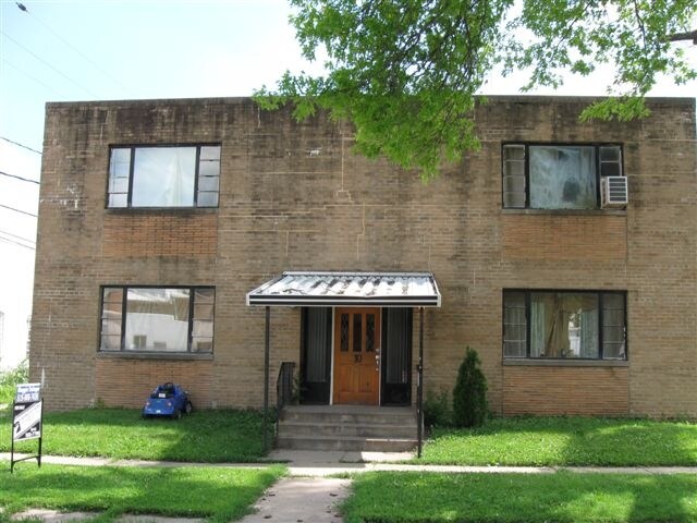 Primary Photo - 10 2nd Ave E
