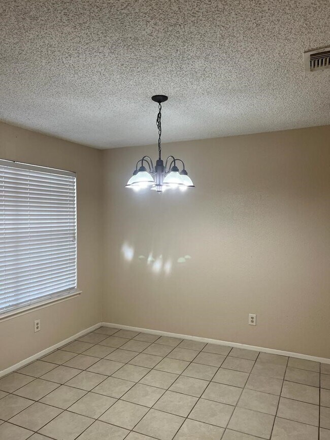 Building Photo - 6707 Loch Bruceray Dr