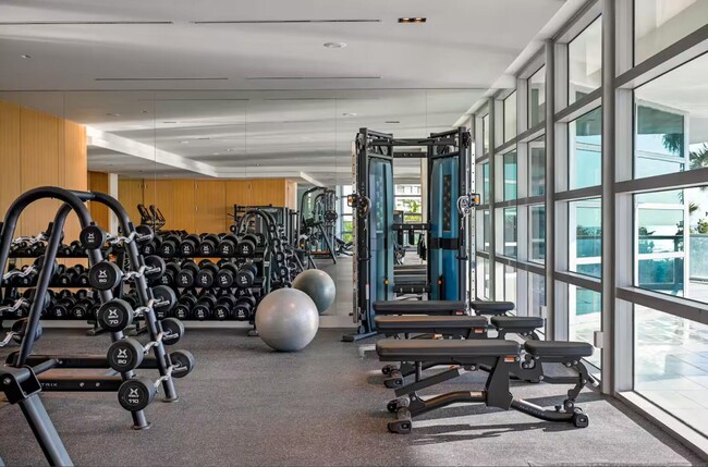 Building Photo - 3100 N Ocean Dr